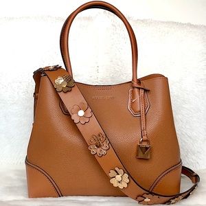 🌟NEW Michael Kors Leather Bag + Floral Strap